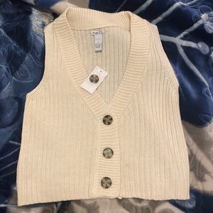Rue21 sweater vest brand new.